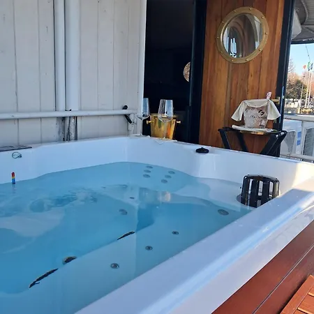 Hotel en barco Piroscafo Lombardia